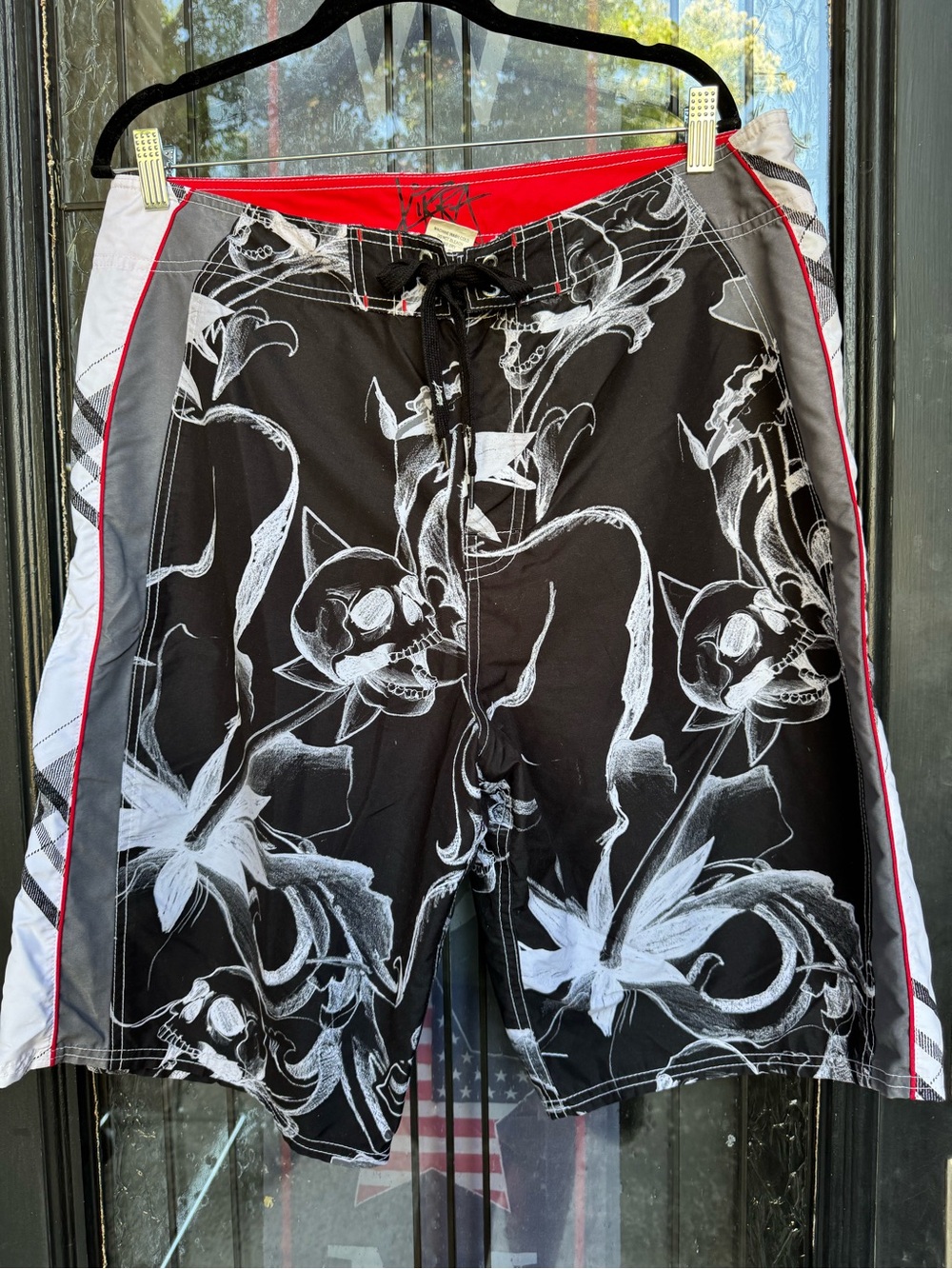 💀 Vintage Y2K Kirra Skull & Floral Graphic Board Shorts